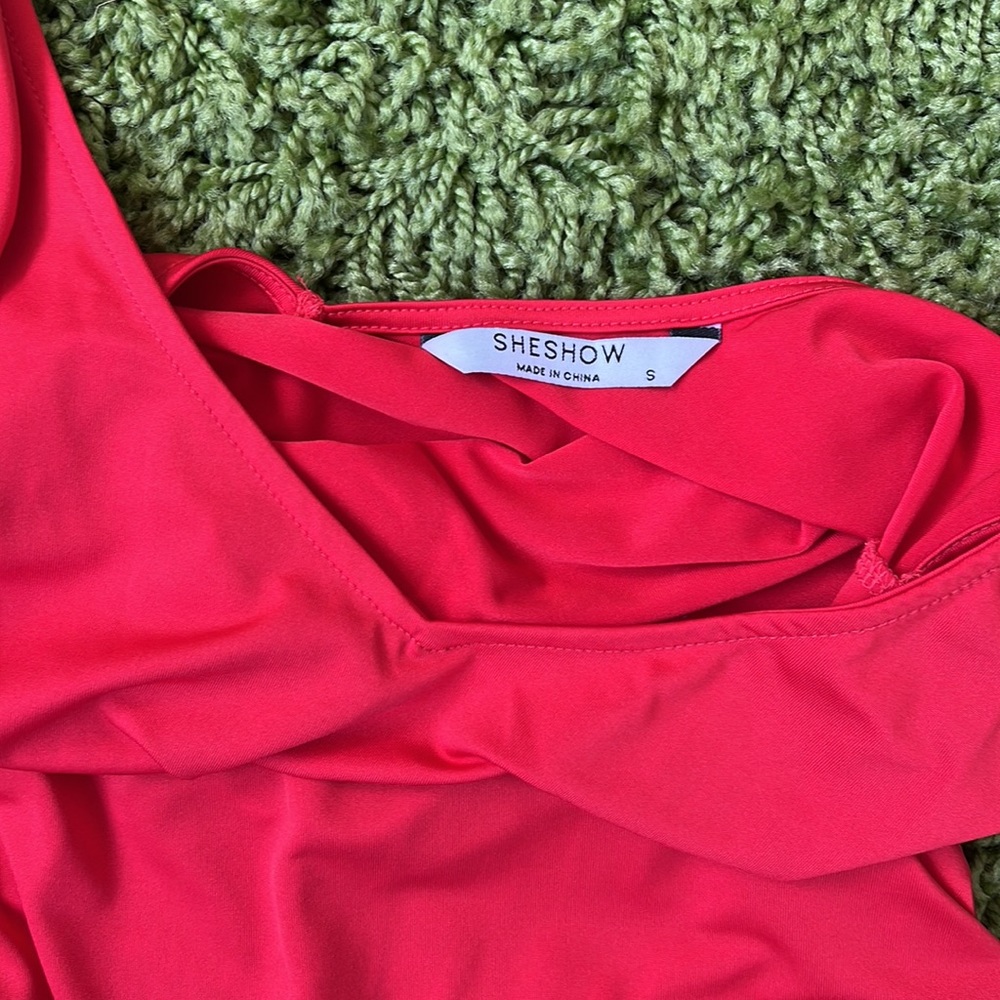 Red dress - Picture 3 of 5